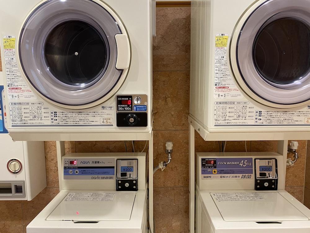 Toyoko Inn Okayama Eki Nishi Guchi Migi Buitenkant foto