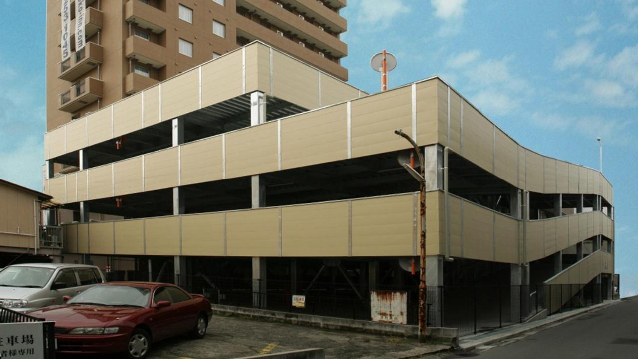 Toyoko Inn Okayama Eki Nishi Guchi Migi Buitenkant foto