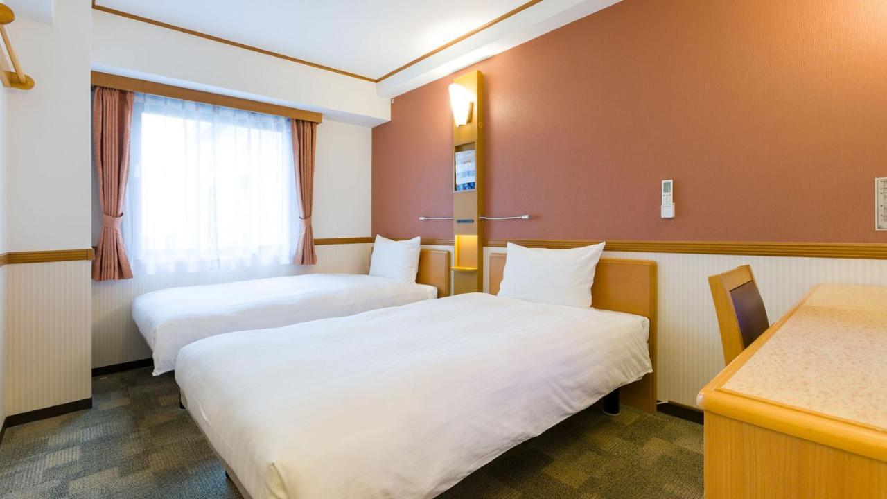 Toyoko Inn Okayama Eki Nishi Guchi Migi Buitenkant foto