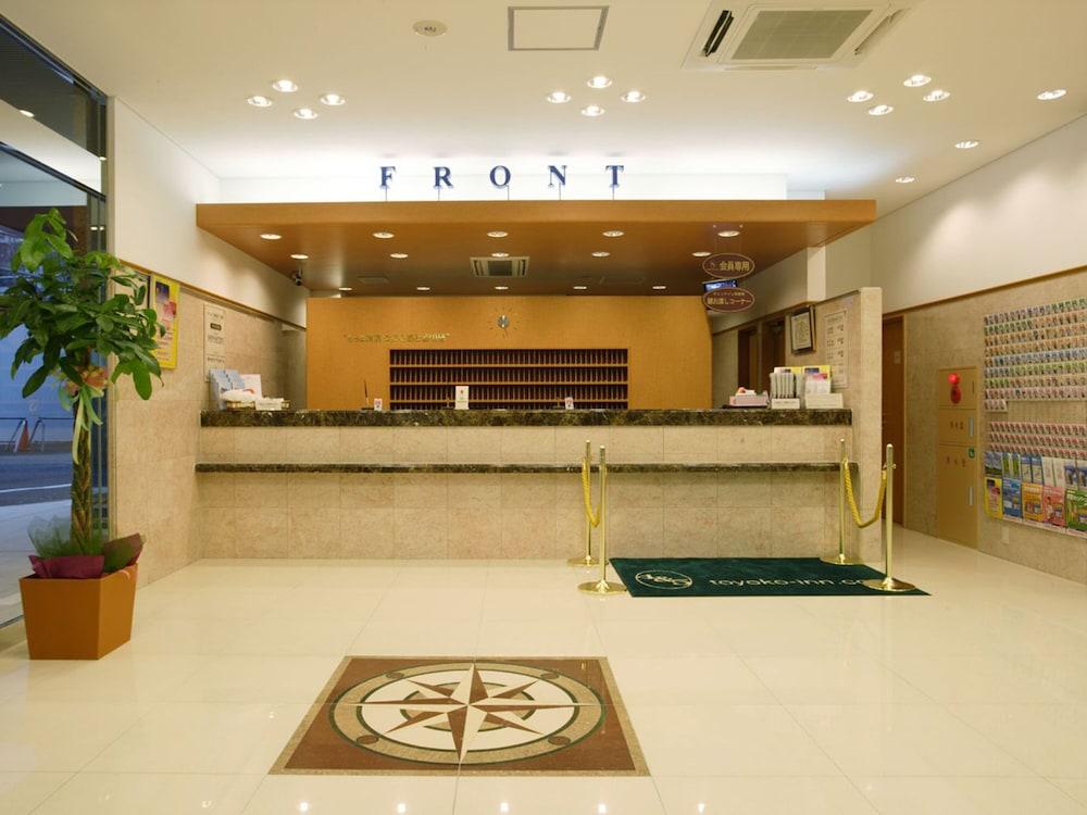 Toyoko Inn Okayama Eki Nishi Guchi Migi Buitenkant foto