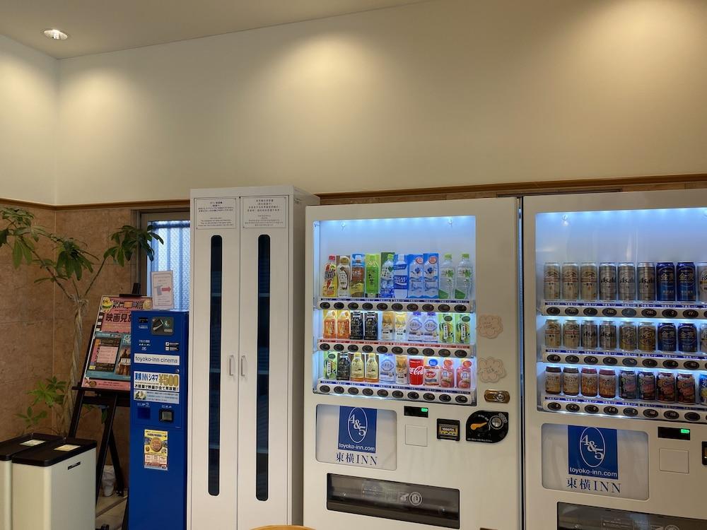 Toyoko Inn Okayama Eki Nishi Guchi Migi Buitenkant foto